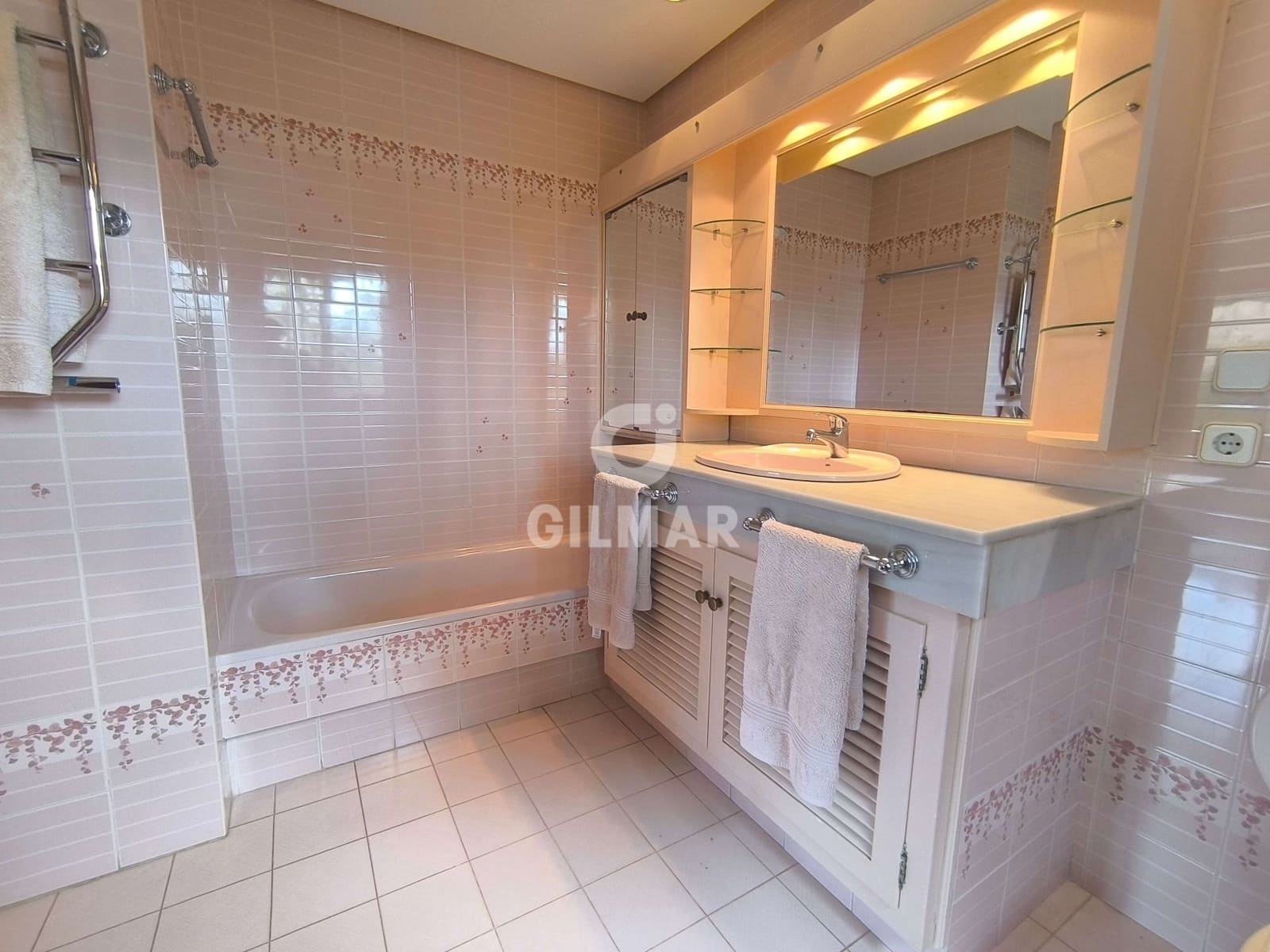 6 soverom Villa til salgs i Marbella med svømmebasseng garasje - € 3 900 000 (Ref: 9229144)