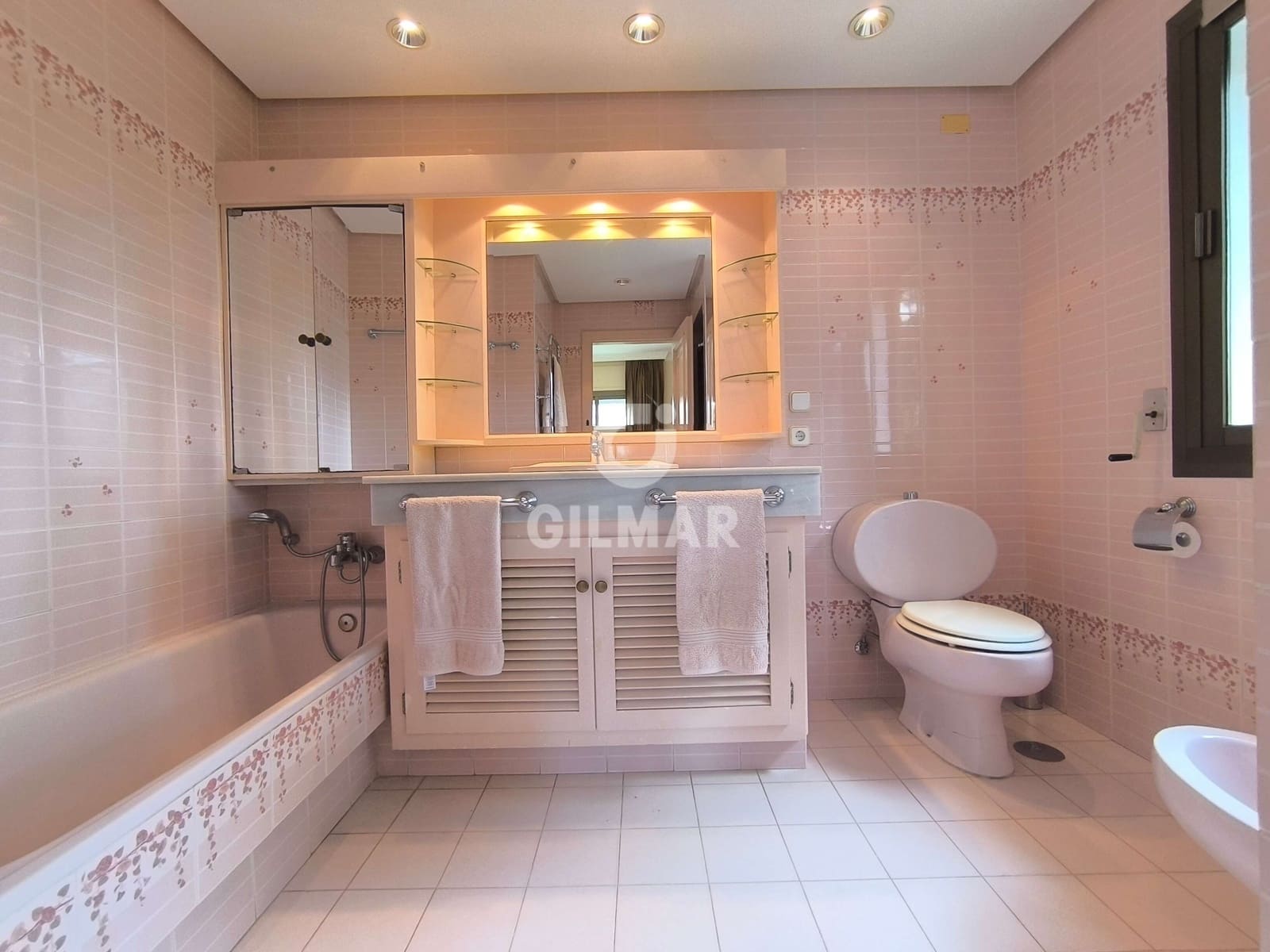 6 soverom Villa til salgs i Marbella med svømmebasseng garasje - € 3 900 000 (Ref: 9229144)