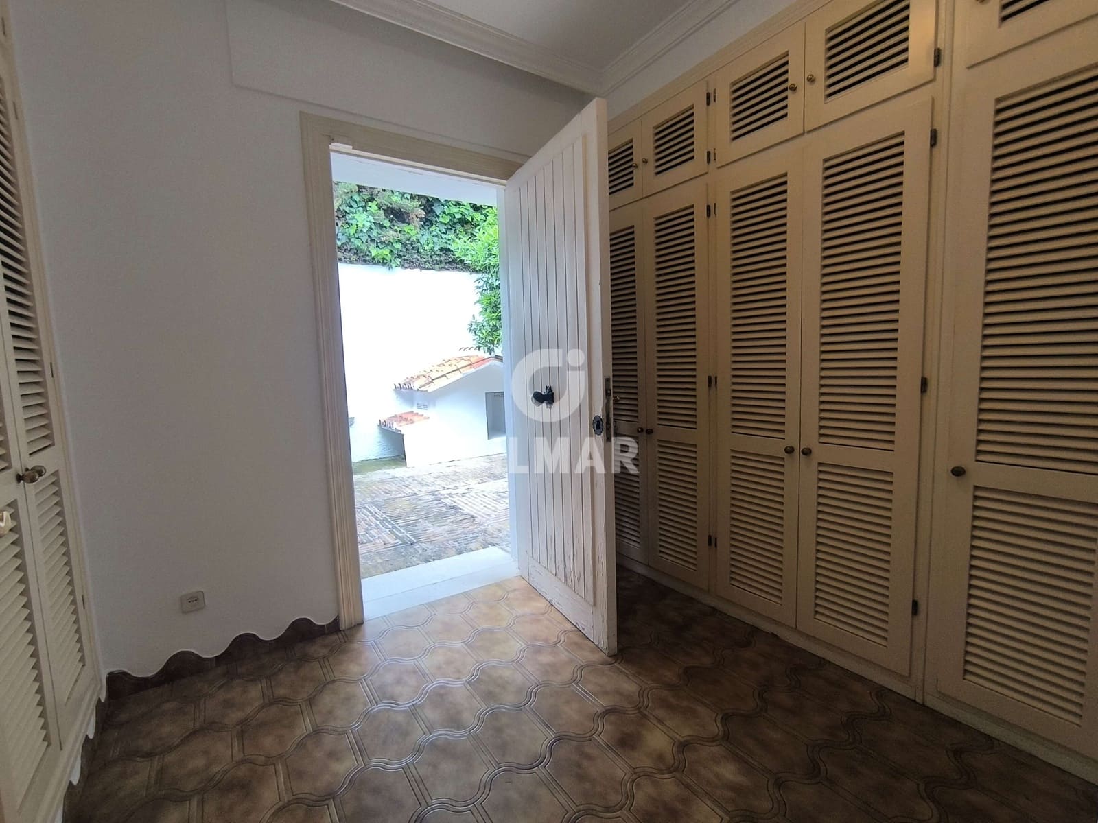 6 soverom Villa til salgs i Marbella med svømmebasseng garasje - € 3 900 000 (Ref: 9229144)