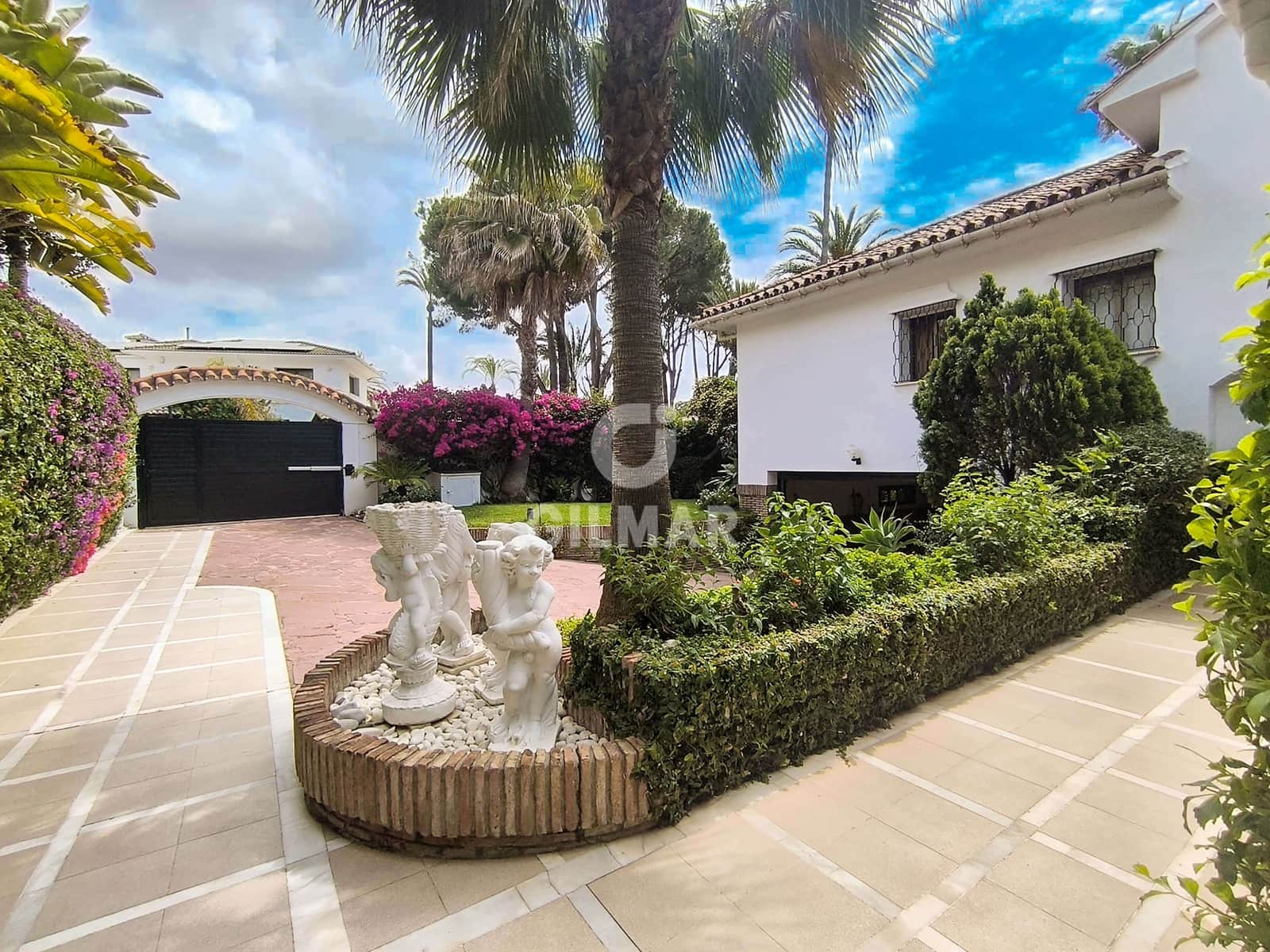 6 soverom Villa til salgs i Marbella med svømmebasseng garasje - € 3 900 000 (Ref: 9229144)