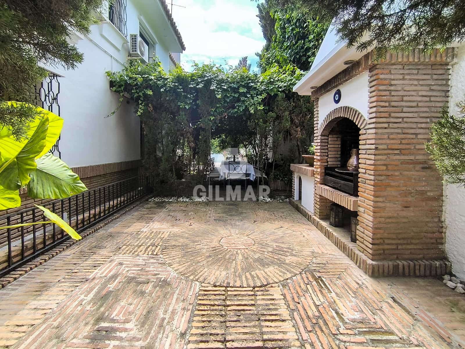 6 soverom Villa til salgs i Marbella med svømmebasseng garasje - € 3 900 000 (Ref: 9229144)