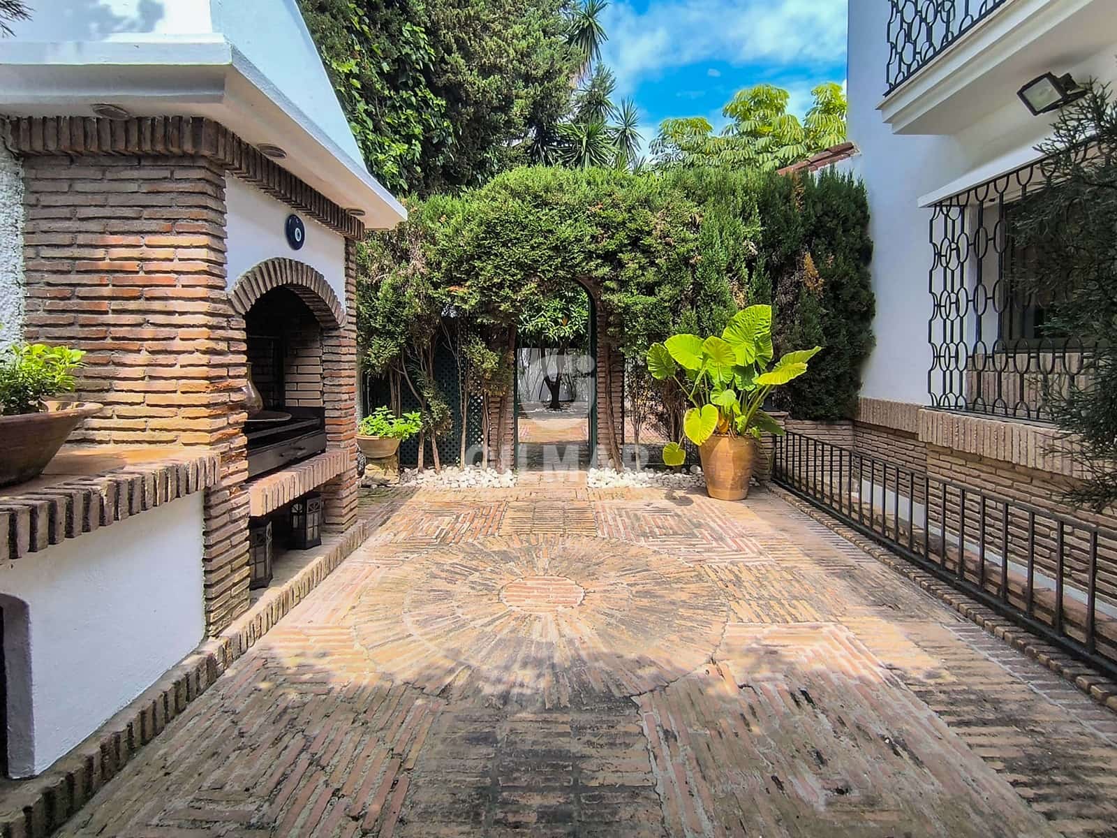 6 soverom Villa til salgs i Marbella med svømmebasseng garasje - € 3 900 000 (Ref: 9229144)