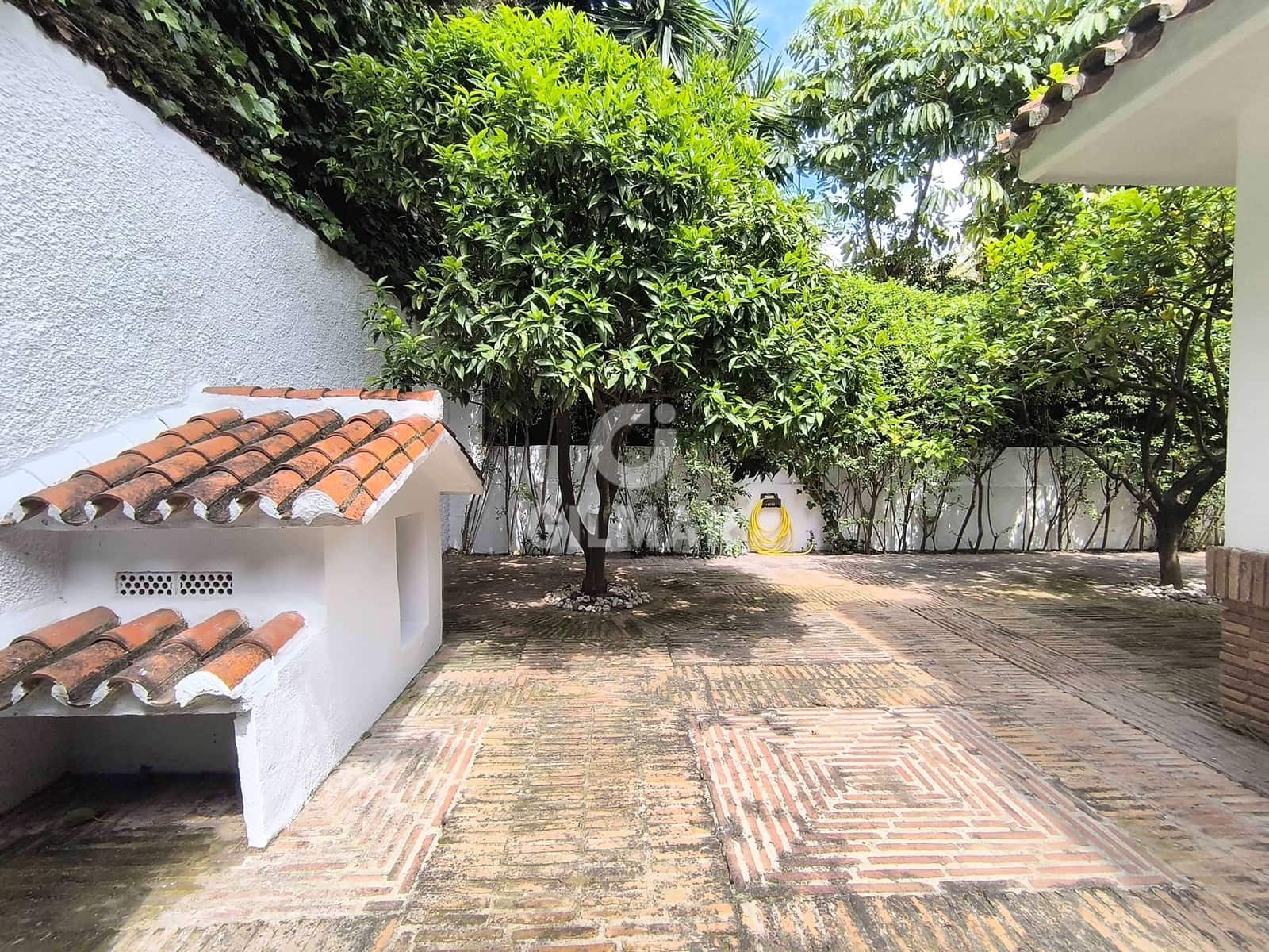 6 soverom Villa til salgs i Marbella med svømmebasseng garasje - € 3 900 000 (Ref: 9229144)