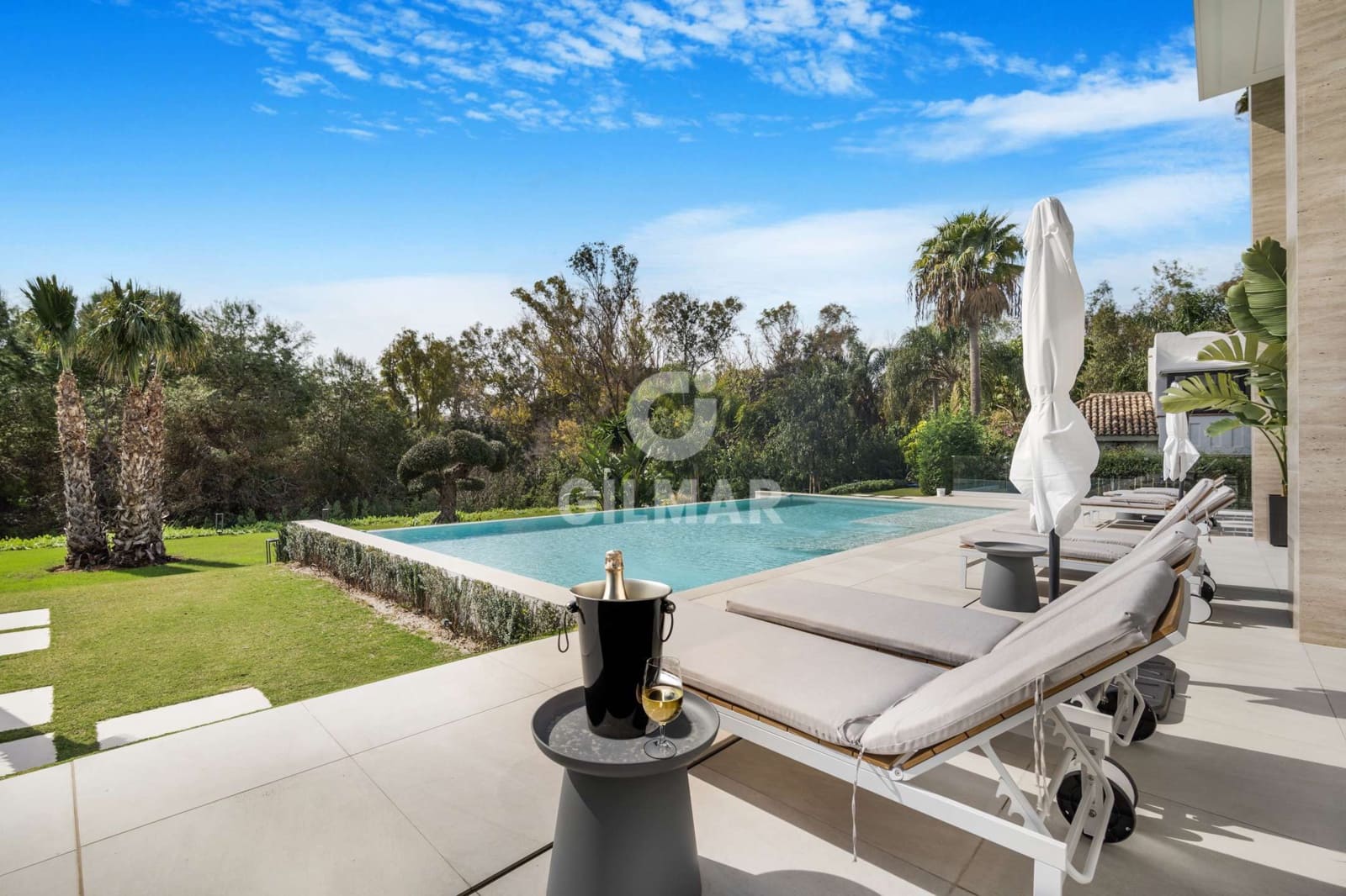 6 soverom Villa til salgs i Marbella med svømmebasseng garasje - € 5 900 000 (Ref: 9229145)