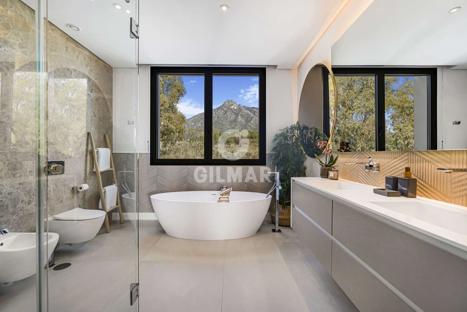 6 soverom Villa til salgs i Marbella med svømmebasseng garasje - € 5 900 000 (Ref: 9229145)