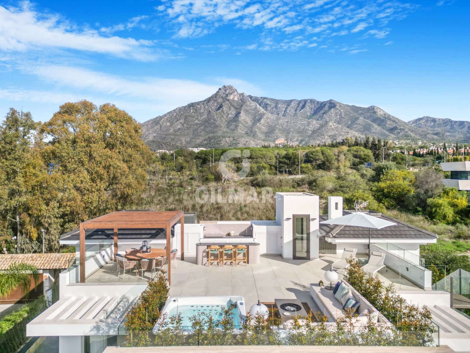 6 soverom Villa til salgs i Marbella med svømmebasseng garasje - € 5 900 000 (Ref: 9229145)