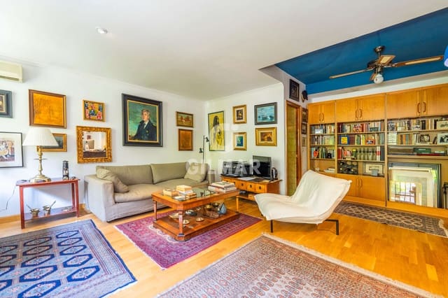 1 bedroom Flat for sale in Nueva España, Madrid city with pool - € 450,000 (Ref: 9234052)