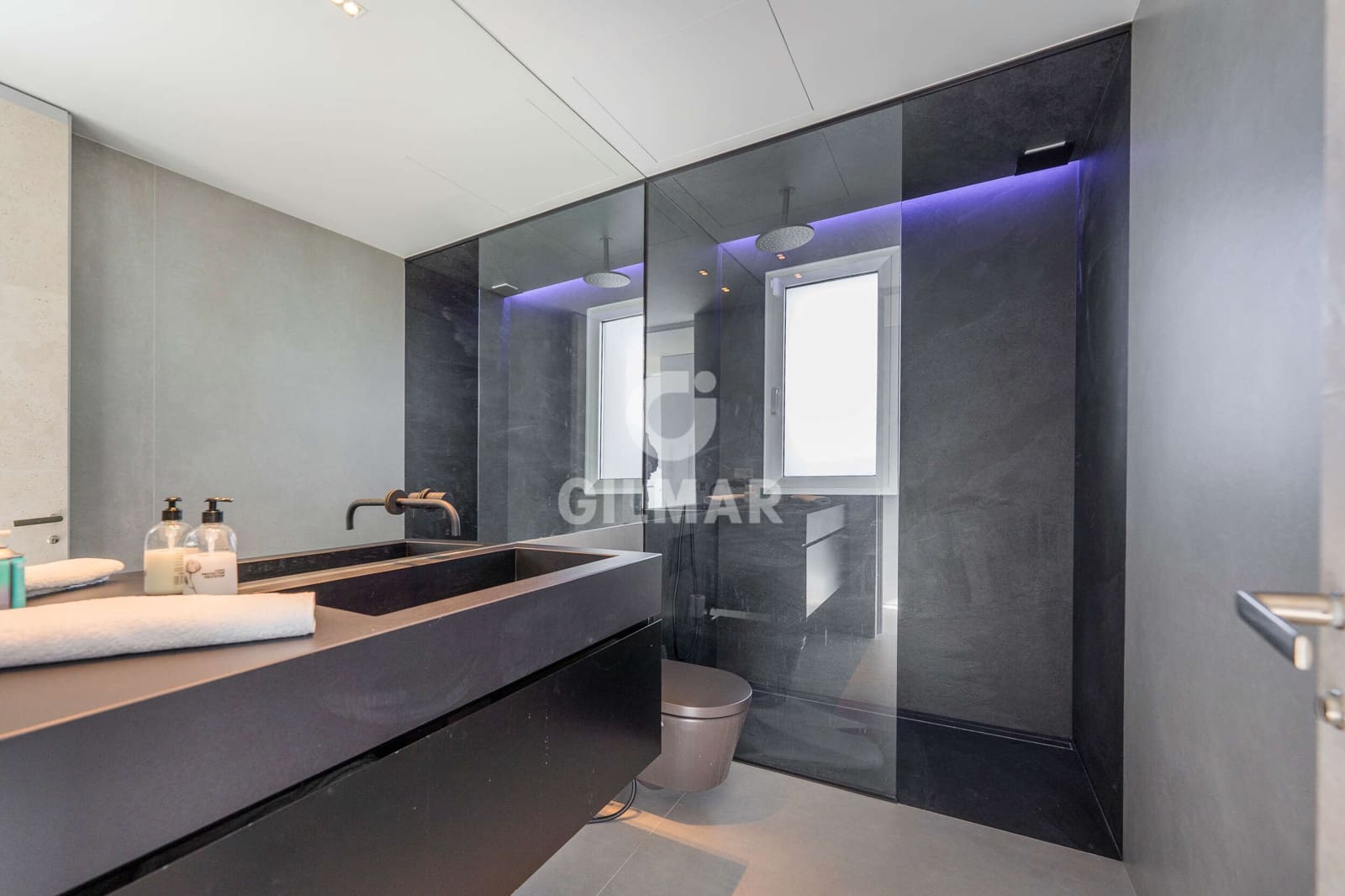 3 soveværelse Penthouse til salg i Madrid by med swimmingpool garage - € 5.900.000 (Ref: 9234058)