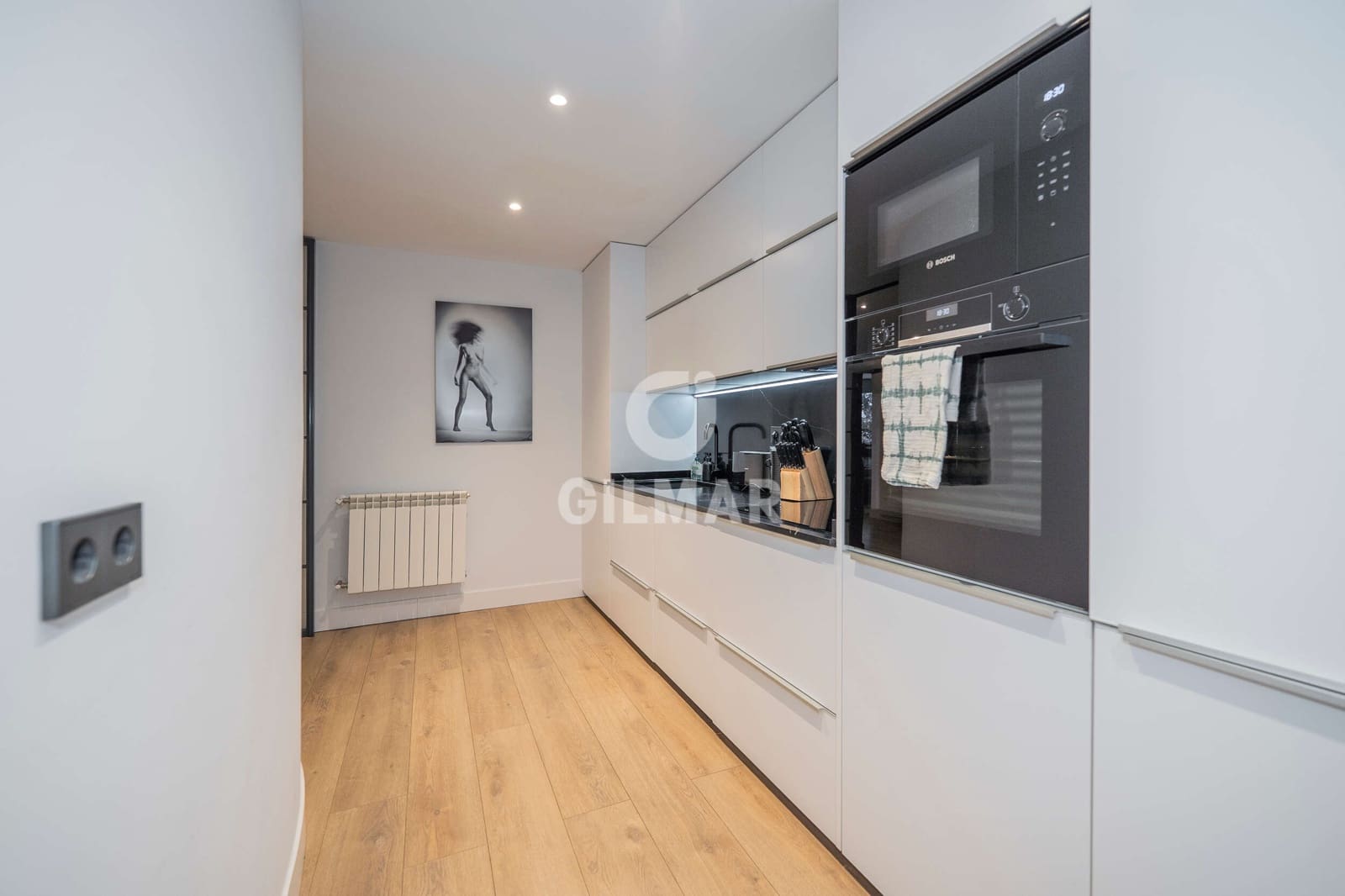 1 soverom Leilighet til salgs i Madrid by med svømmebasseng garasje - € 1 050 000 (Ref: 9234060)