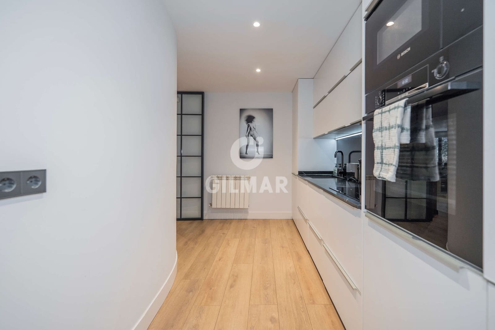 1 soverom Leilighet til salgs i Madrid by med svømmebasseng garasje - € 1 050 000 (Ref: 9234060)