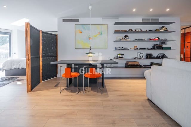 1 soverom Leilighet til salgs i Nueva España, Madrid by med svømmebasseng garasje - € 1 050 000 (Ref: 9234060)