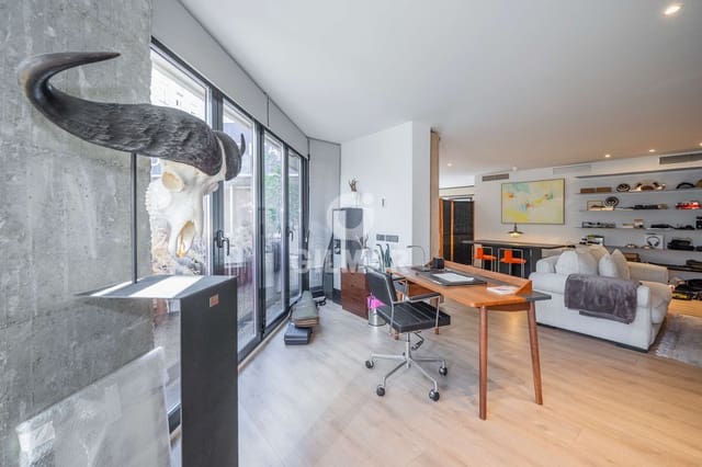 1 soverom Leilighet til salgs i Nueva España, Madrid by med svømmebasseng garasje - € 1 050 000 (Ref: 9234060)