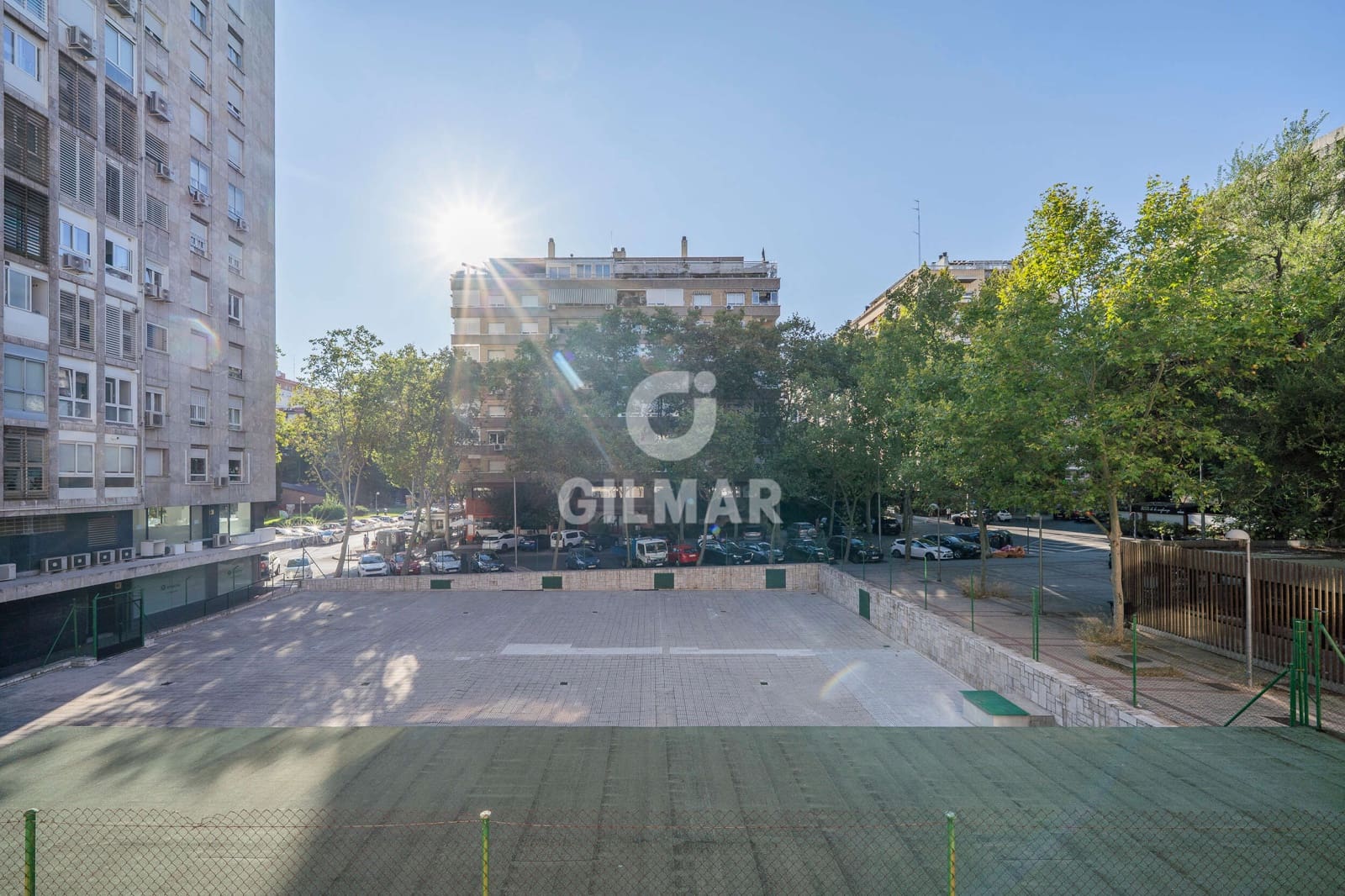 1 soverom Leilighet til salgs i Madrid by med svømmebasseng garasje - € 1 050 000 (Ref: 9234060)