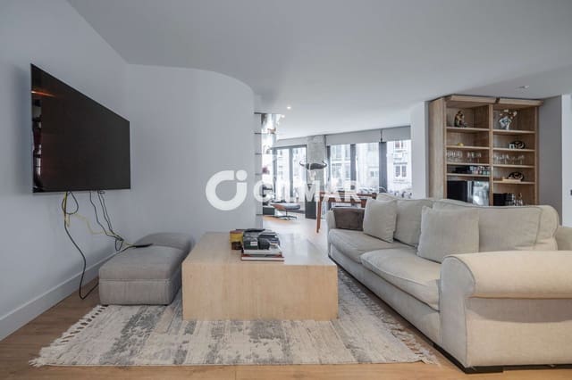 Piso de 1 habitación en Nueva España, Madrid ciudad en venta con piscina garaje - 985.000 € (Ref: 9234060)
