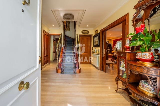 6 bedroom Villa for sale in Nueva España, Madrid city with pool garage - € 5,300,000 (Ref: 9234061)