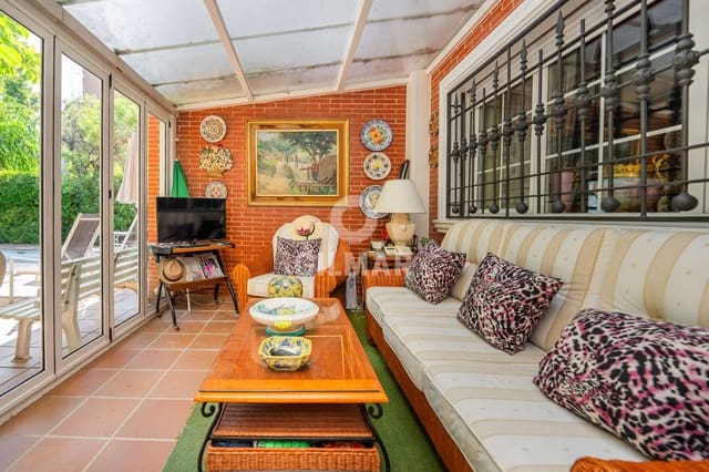 6 bedroom Villa for sale in Nueva España, Madrid city with pool garage - € 5,300,000 (Ref: 9234061)