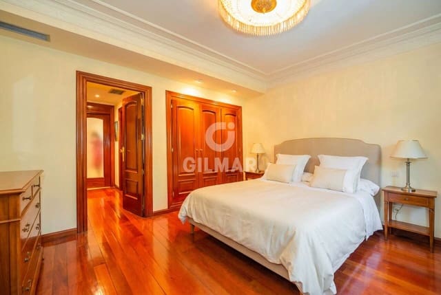 6 soverom Villa til salgs i Nueva España, Madrid by med svømmebasseng garasje - € 5 300 000 (Ref: 9234061)