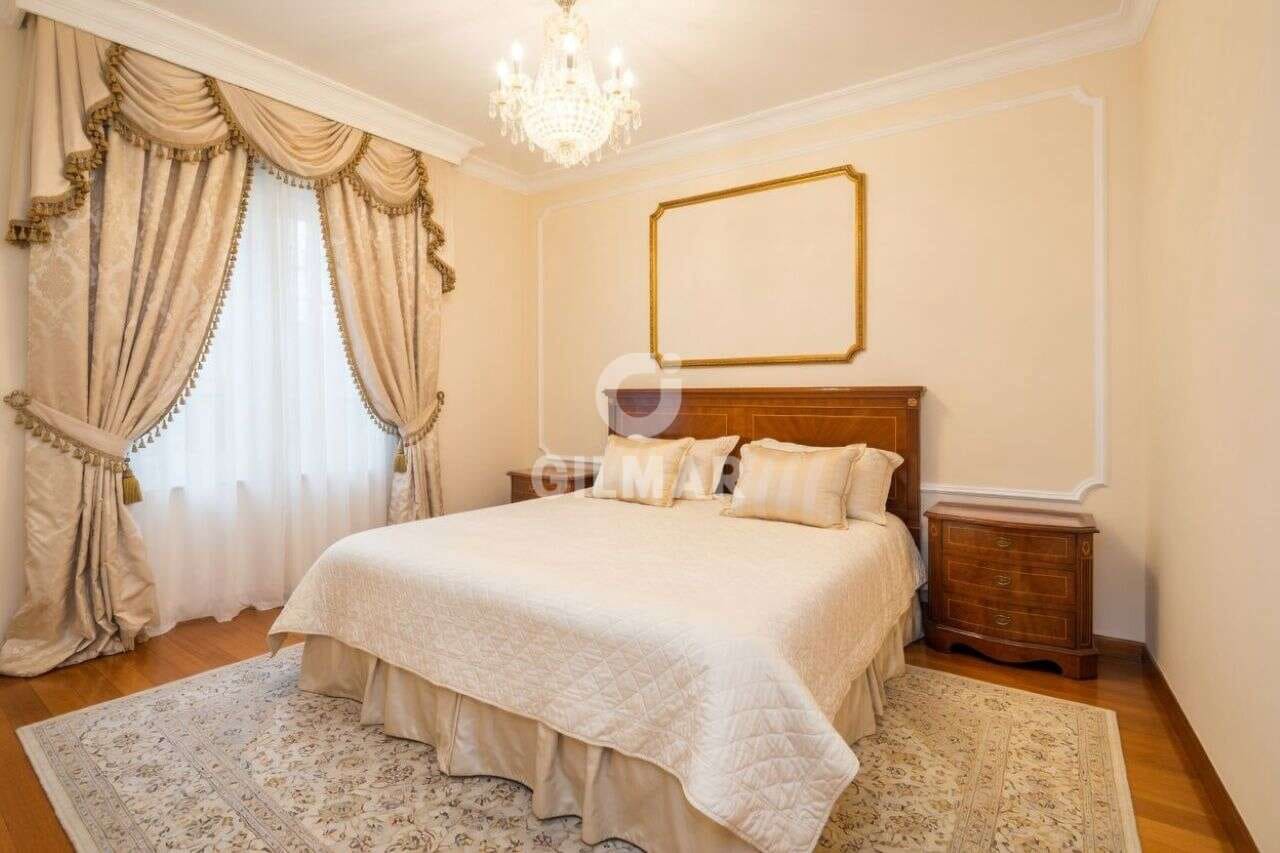 6 bedroom Villa for sale in Madrid city with pool garage - € 5,300,000 (Ref: 9234061)