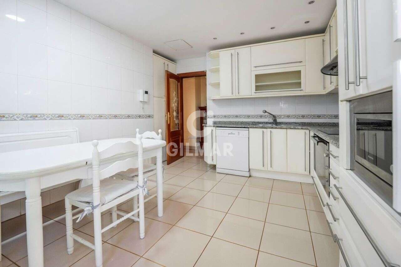 6 bedroom Villa for sale in Madrid city with pool garage - € 5,300,000 (Ref: 9234061)