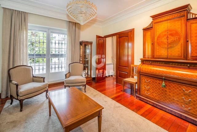 6 soverom Villa til salgs i Nueva España, Madrid by med svømmebasseng garasje - € 5 300 000 (Ref: 9234061)