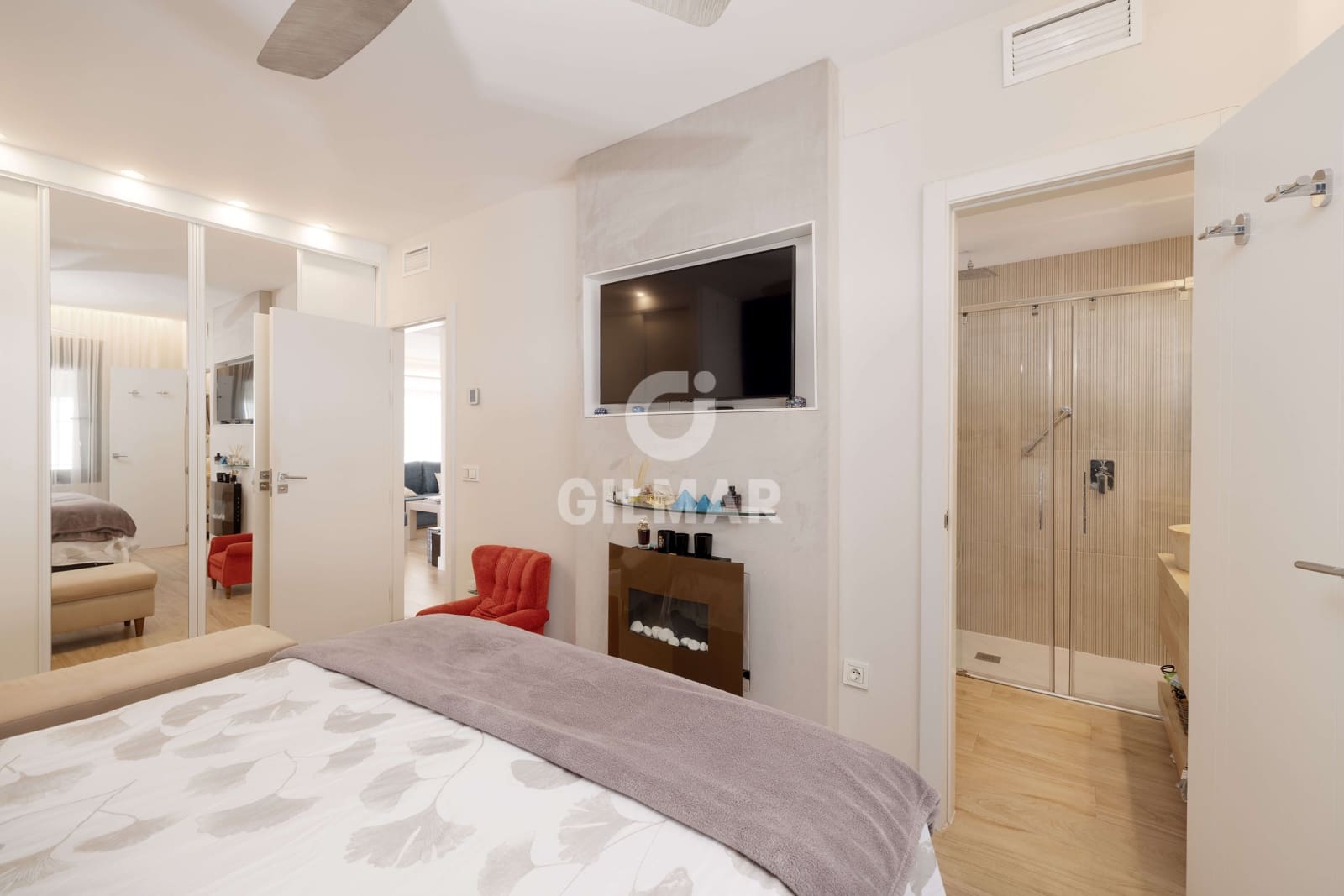 5 soverom Villa til salgs i Marbella med svømmebasseng garasje - € 1 800 000 (Ref: 9235768)