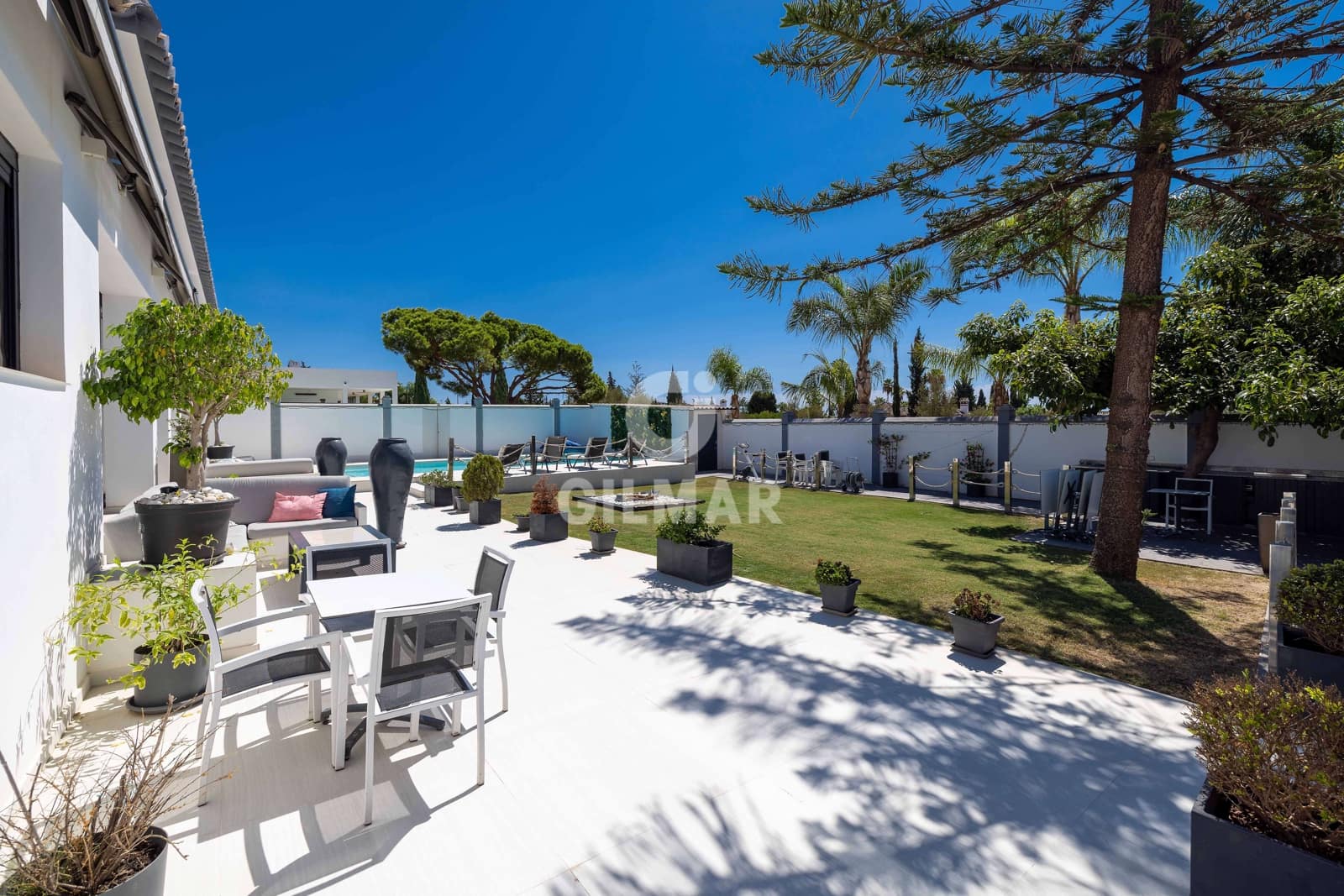 5 soverom Villa til salgs i Marbella med svømmebasseng garasje - € 1 800 000 (Ref: 9235768)