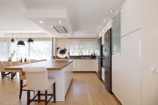 Chalet de 5 habitaciones en Valdeolletas - Las Cancelas - Xarblanca, Marbella en venta con piscina garaje - 1.700.000 € (Ref: 9235768)