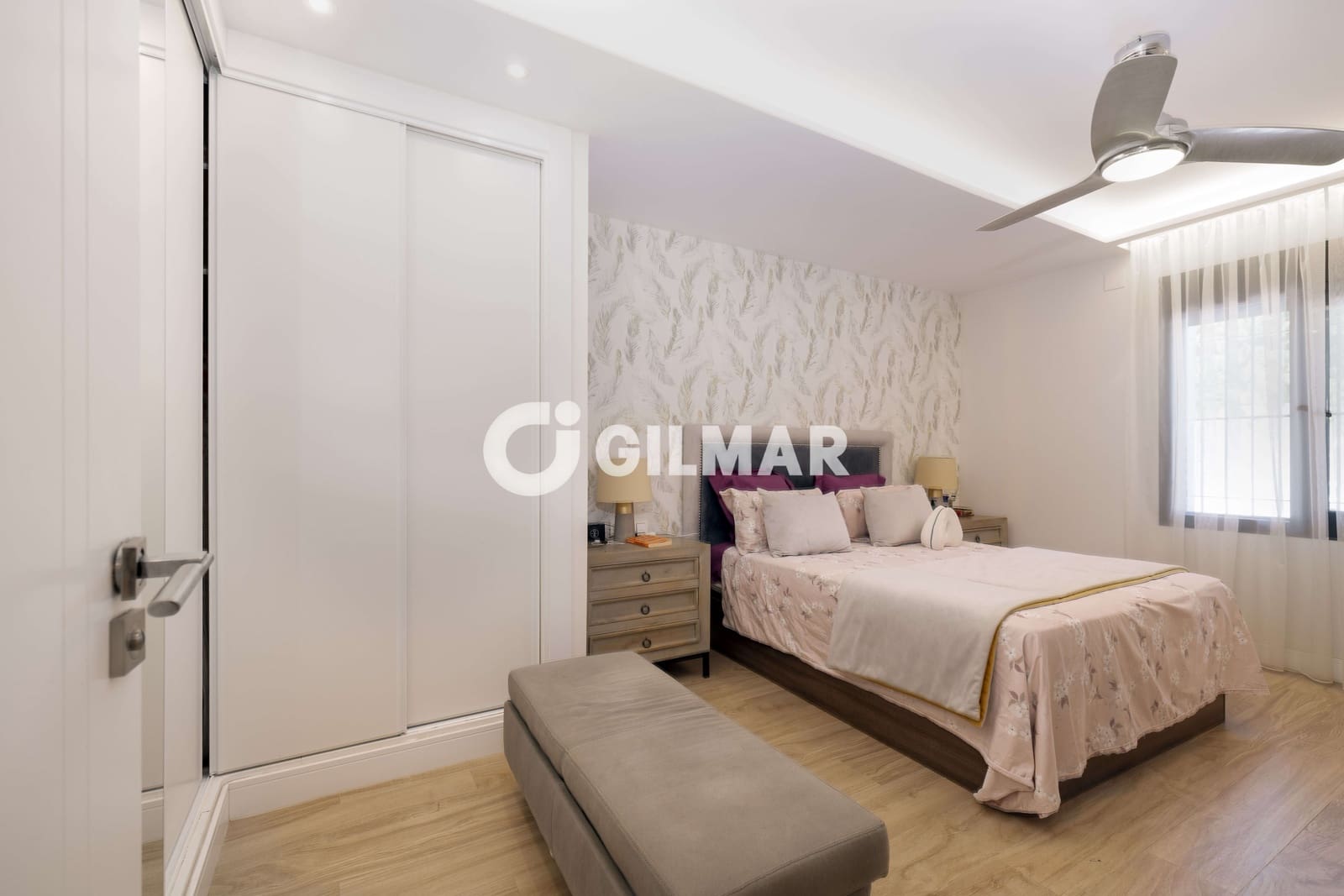 5 bedroom Villa for sale in Marbella with pool garage - € 1,700,000 (Ref: 9235768)