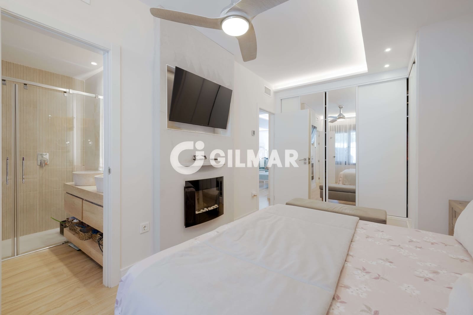 5 bedroom Villa for sale in Marbella with pool garage - € 1,700,000 (Ref: 9235768)
