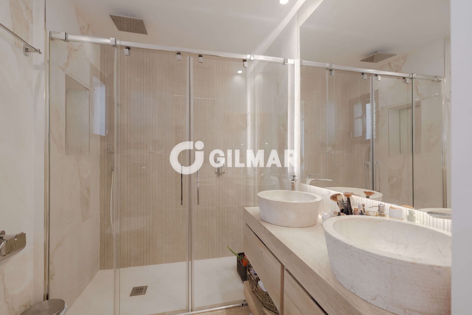 5 bedroom Villa for sale in Marbella with pool garage - € 1,700,000 (Ref: 9235768)