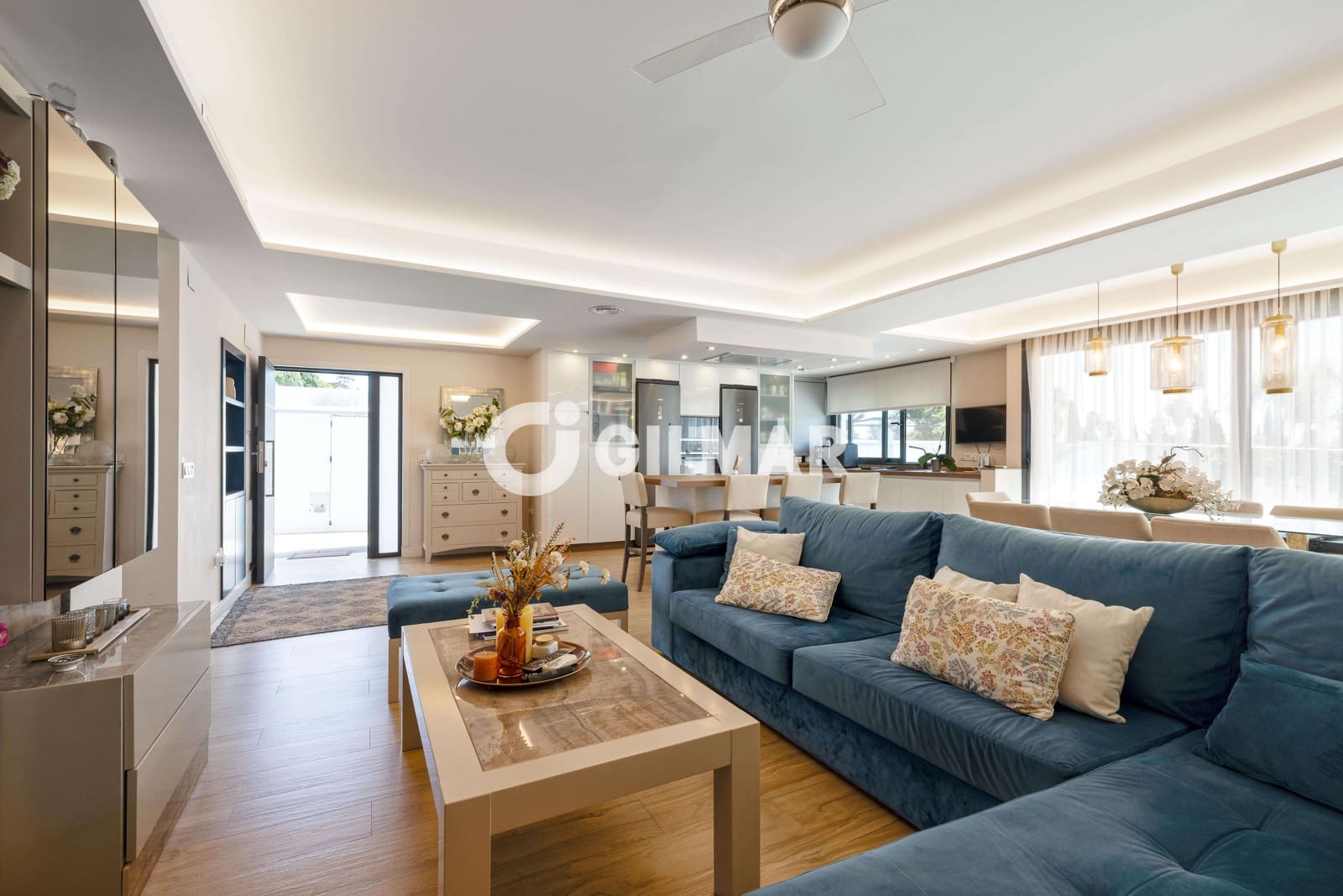 5 bedroom Villa for sale in Marbella with pool garage - € 1,700,000 (Ref: 9235768)