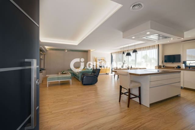 Chalet de 5 habitaciones en Valdeolletas - Las Cancelas - Xarblanca, Marbella en venta con piscina garaje - 1.700.000 € (Ref: 9235768)