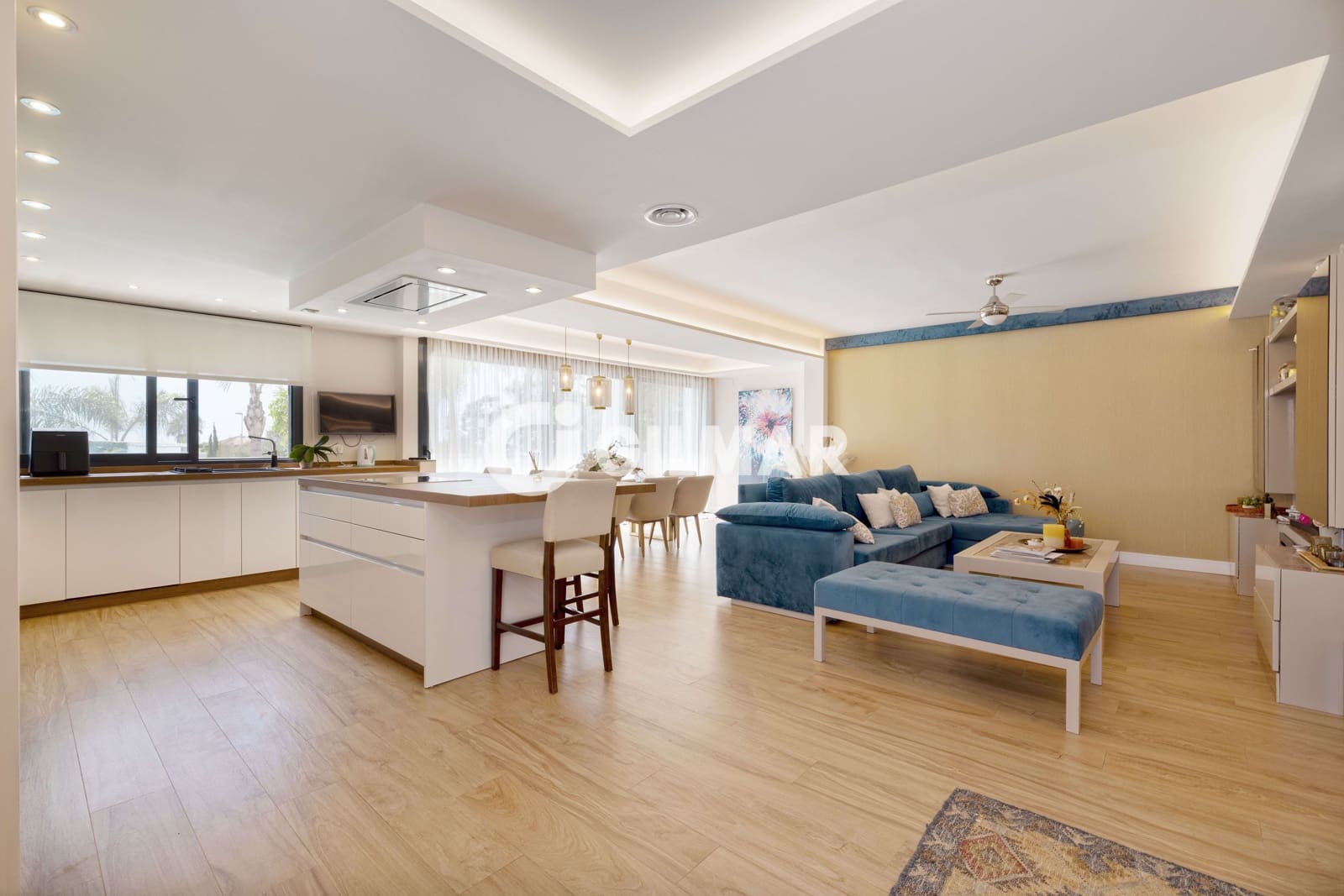 5 bedroom Villa for sale in Marbella with pool garage - € 1,700,000 (Ref: 9235768)