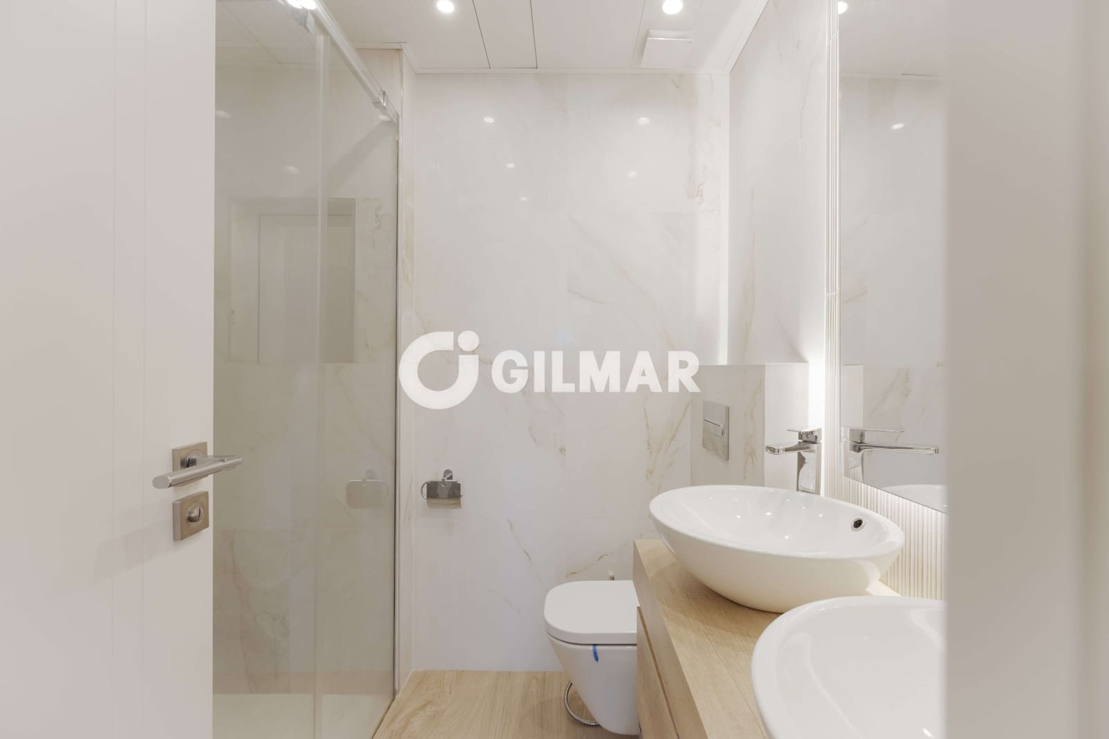 5 bedroom Villa for sale in Marbella with pool garage - € 1,700,000 (Ref: 9235768)