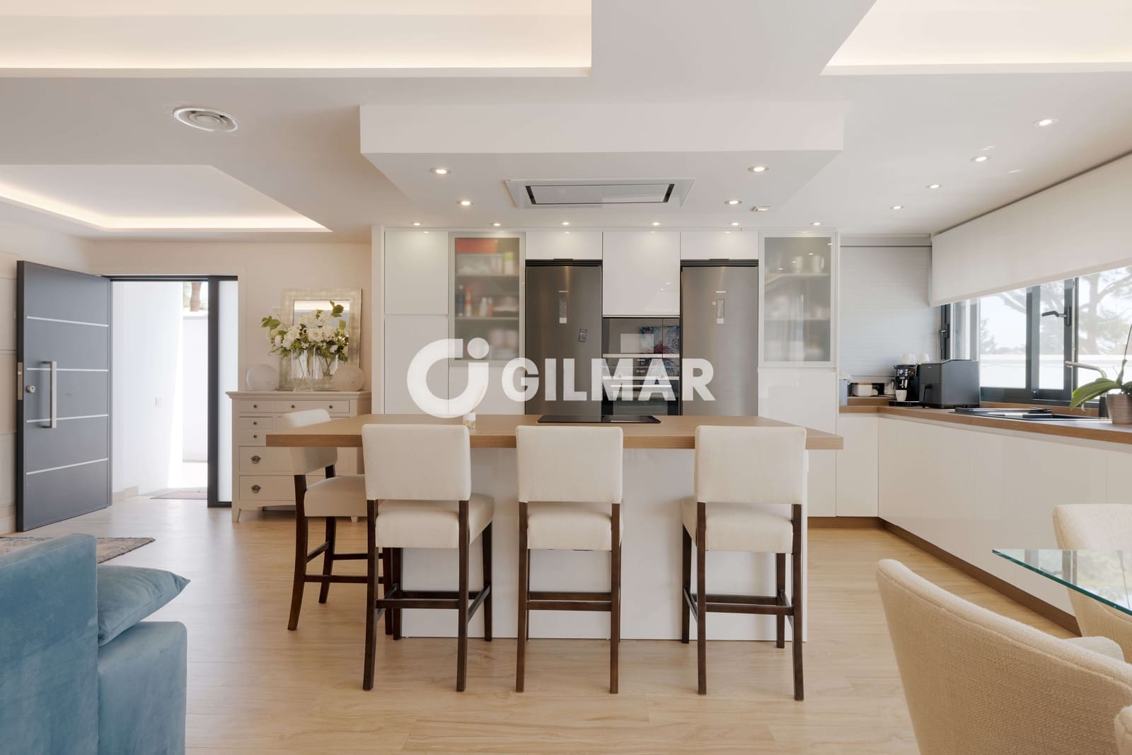 5 bedroom Villa for sale in Marbella with pool garage - € 1,700,000 (Ref: 9235768)