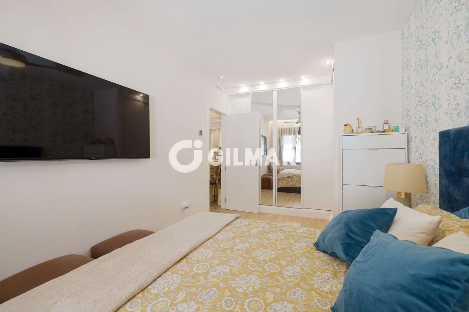 5 bedroom Villa for sale in Marbella with pool garage - € 1,700,000 (Ref: 9235768)