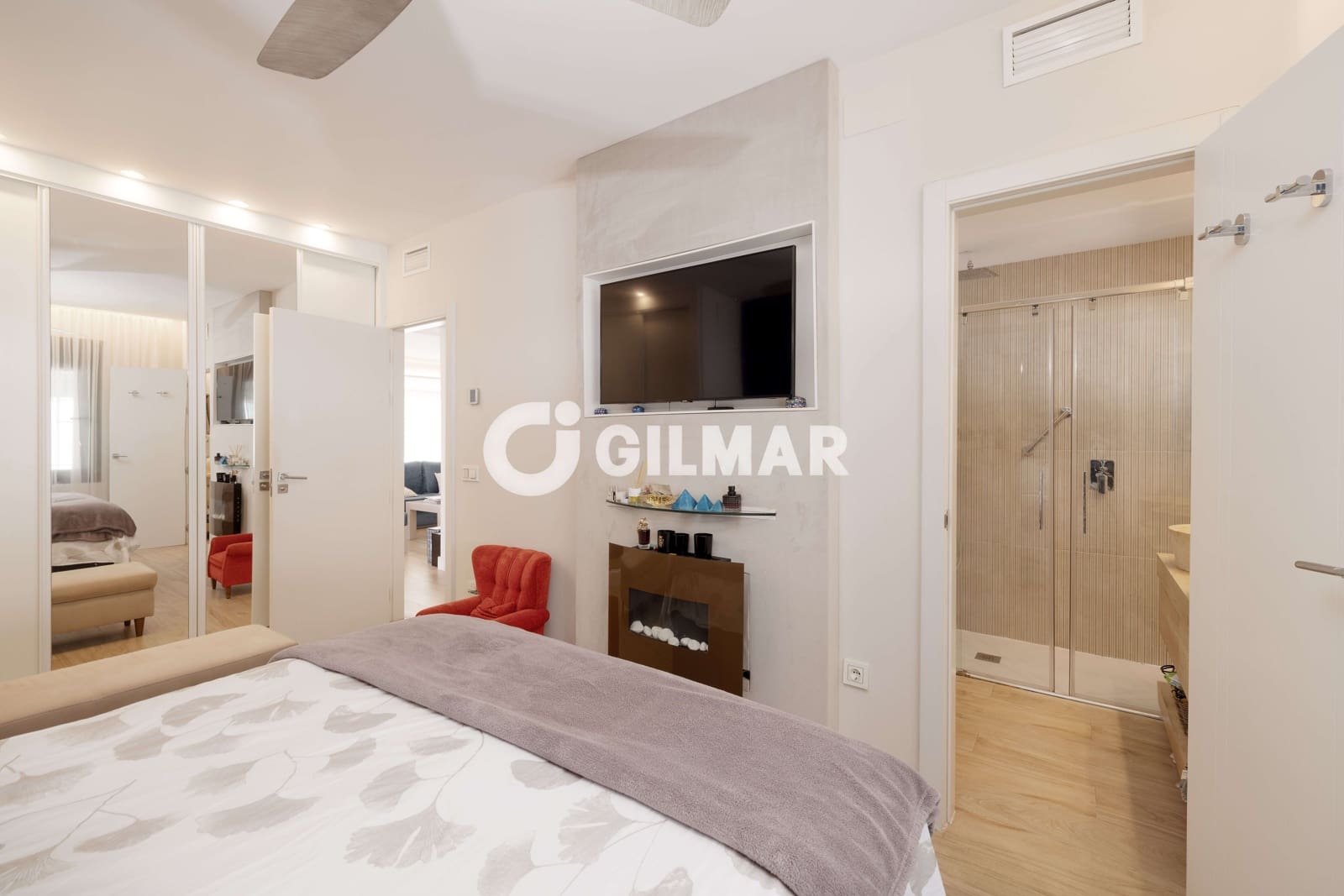 5 bedroom Villa for sale in Marbella with pool garage - € 1,700,000 (Ref: 9235768)