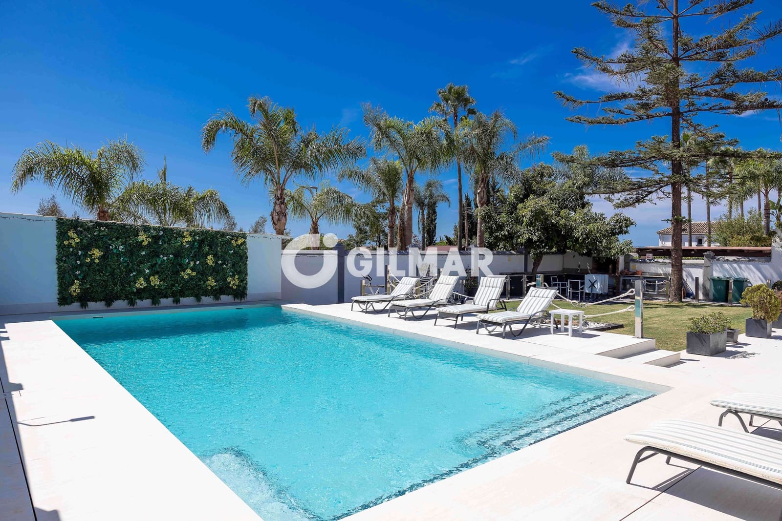 5 bedroom Villa for sale in Marbella with pool garage - € 1,700,000 (Ref: 9235768)