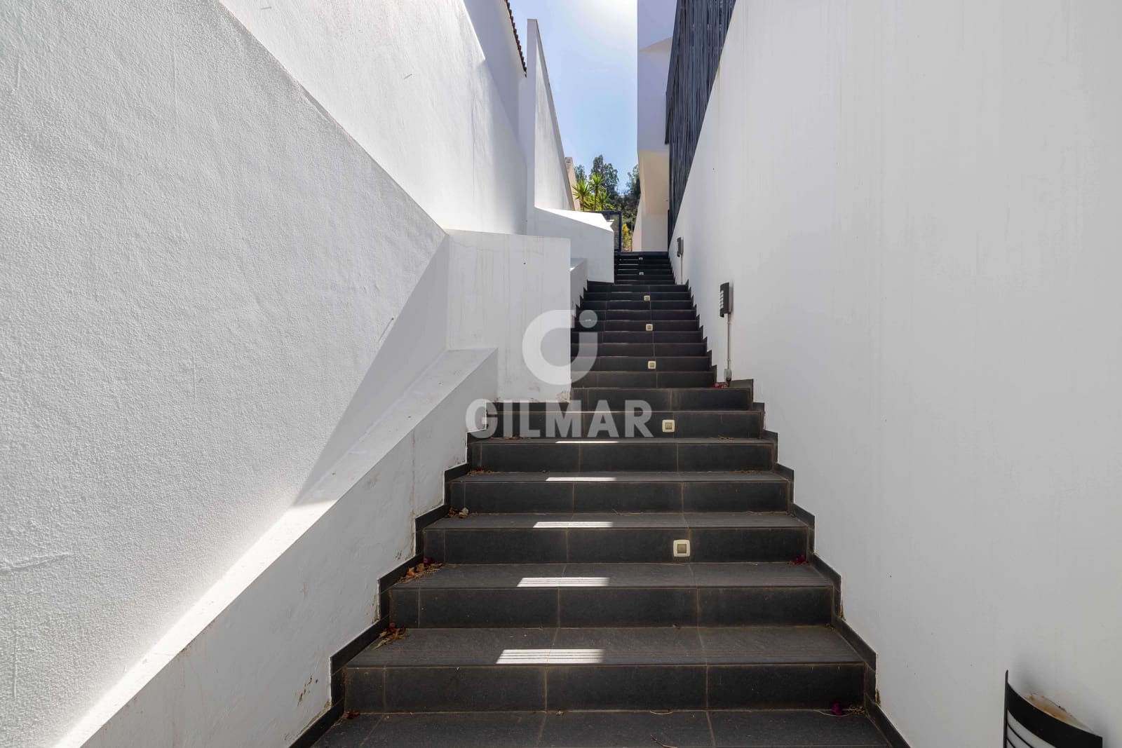 4 soveværelse Villa til salg i Puerto de la Torre med swimmingpool garage - € 850.000 (Ref: 9238871)