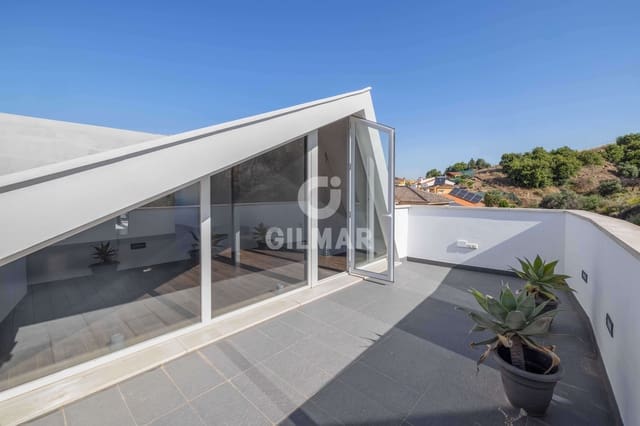 4 soveværelse Villa til salg i El Atabal, Málaga by med swimmingpool garage - € 850.000 (Ref: 9238871)