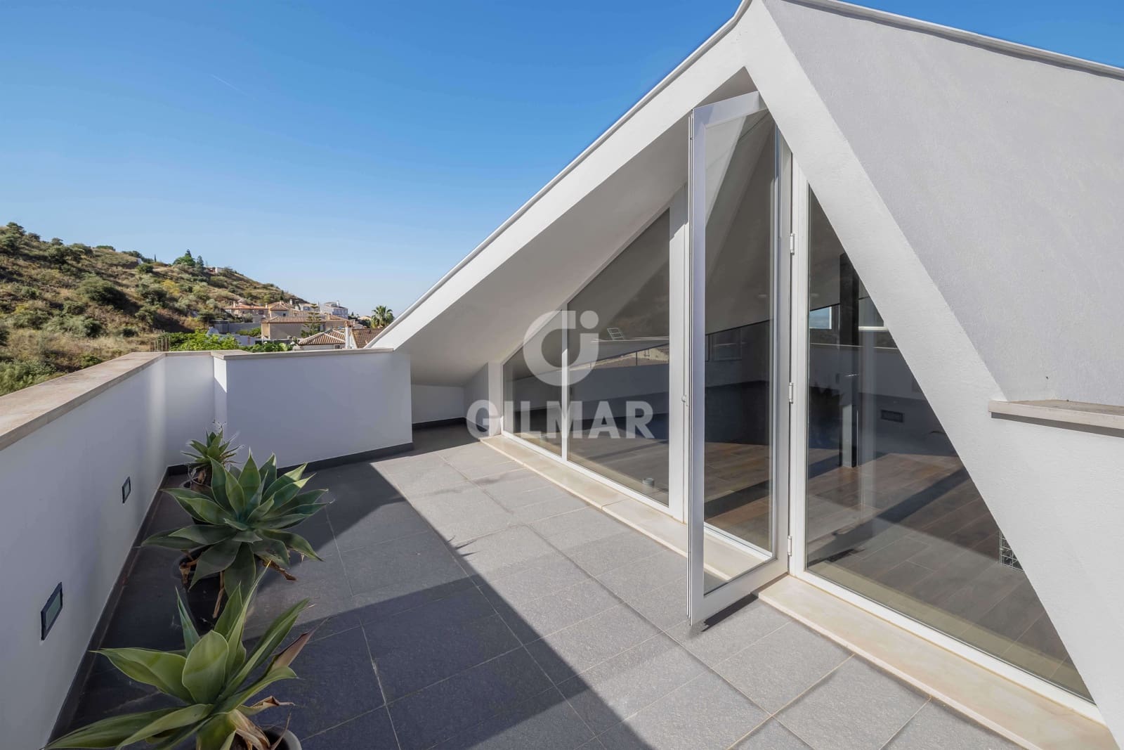 4 soveværelse Villa til salg i Puerto de la Torre med swimmingpool garage - € 850.000 (Ref: 9238871)