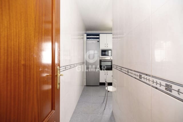 3 soveværelse Lejlighed til salg i El Molinillo, Málaga by med garage - € 320.000 (Ref: 9238874)