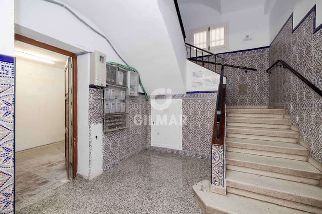 Kommersiell til salgs i La Goleta, Málaga by - € 270 000 (Ref: 9239361)