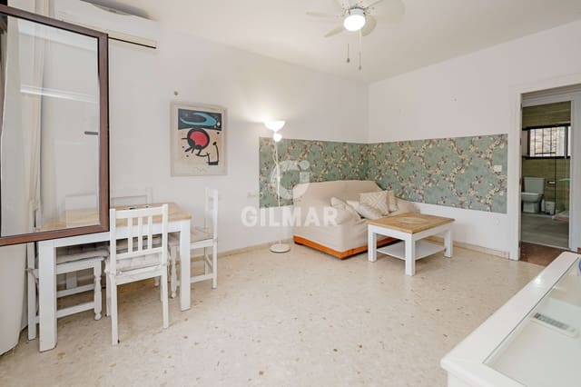 6 soverom Villa til salgs i Pedregalejo, Málaga by med garasje - € 825 000 (Ref: 9239368)