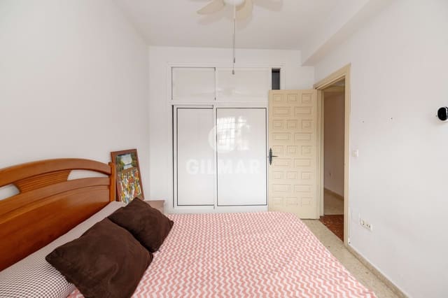 6 soverom Villa til salgs i Pedregalejo, Málaga by med garasje - € 825 000 (Ref: 9239368)