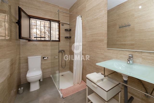 6 soverom Villa til salgs i Pedregalejo, Málaga by med garasje - € 825 000 (Ref: 9239368)