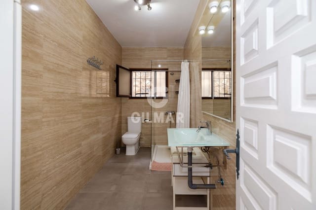 6 soverom Villa til salgs i Pedregalejo, Málaga by med garasje - € 825 000 (Ref: 9239368)