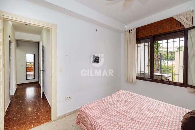 6 soverom Villa til salgs i Pedregalejo, Málaga by med garasje - € 825 000 (Ref: 9239368)