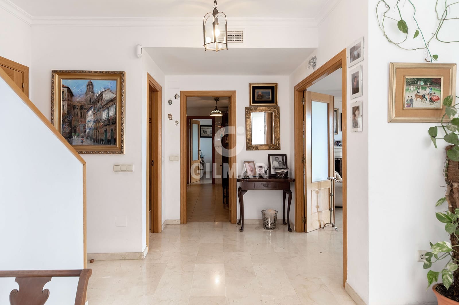 4 soveværelse Semi-Rækkehus til salg i Malaga by med swimmingpool garage - € 875.000 (Ref: 9239372)