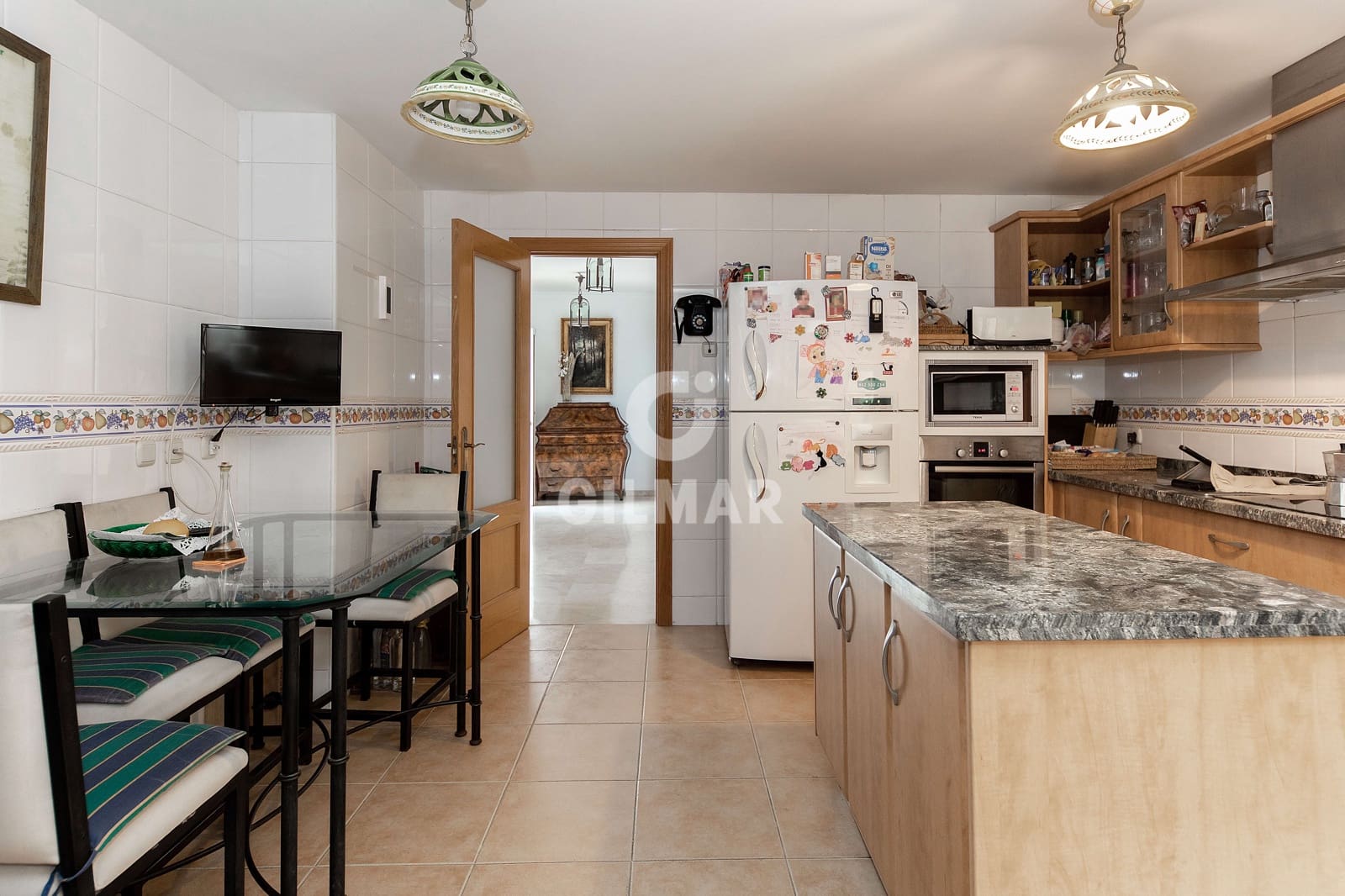 4 soveværelse Semi-Rækkehus til salg i Malaga by med swimmingpool garage - € 875.000 (Ref: 9239372)